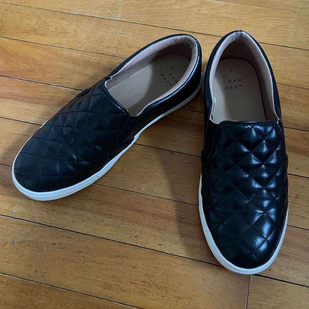 Black Quilted Women’s Slip-On
